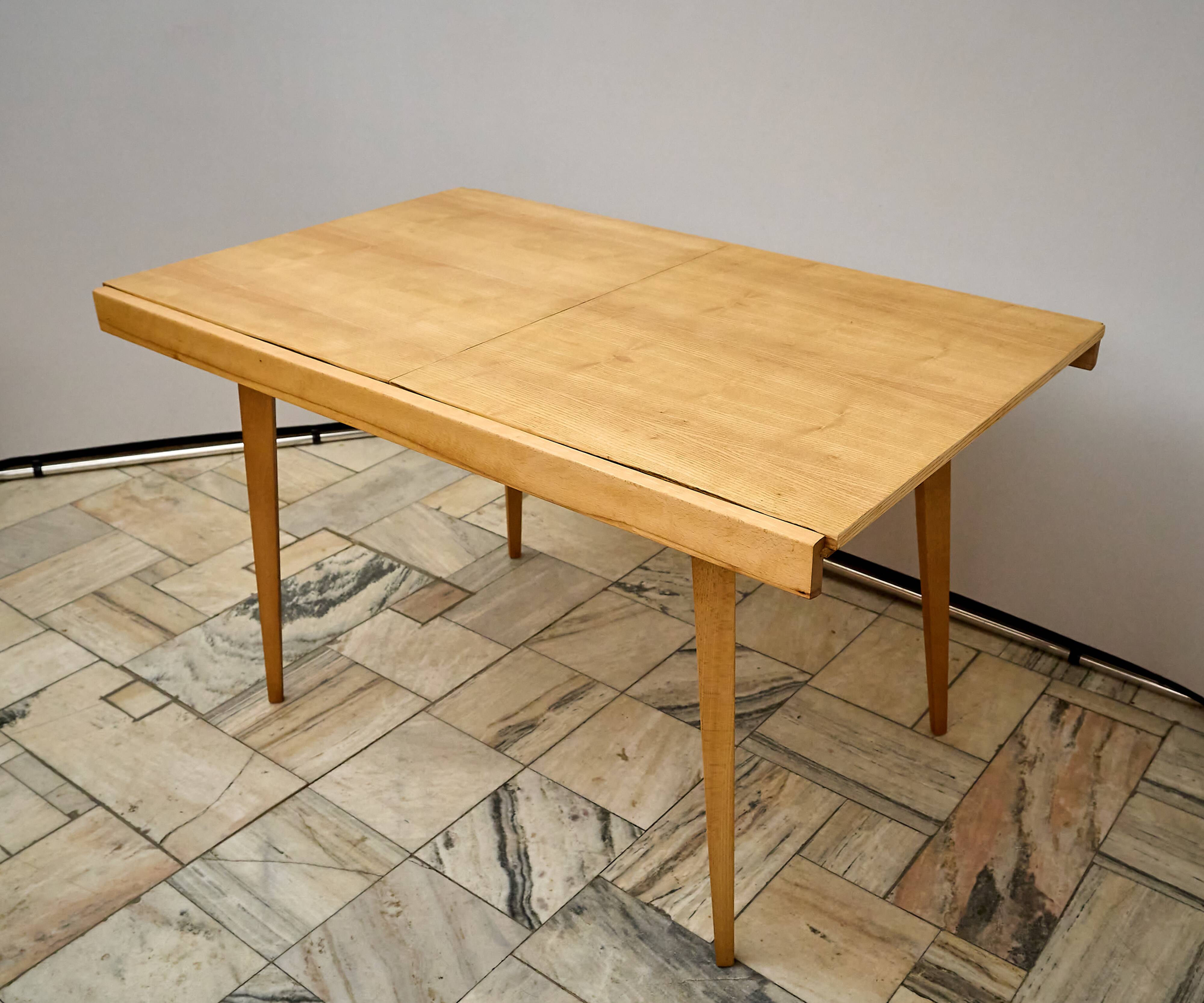Table à manger extensible en frêne du milieu du siècle