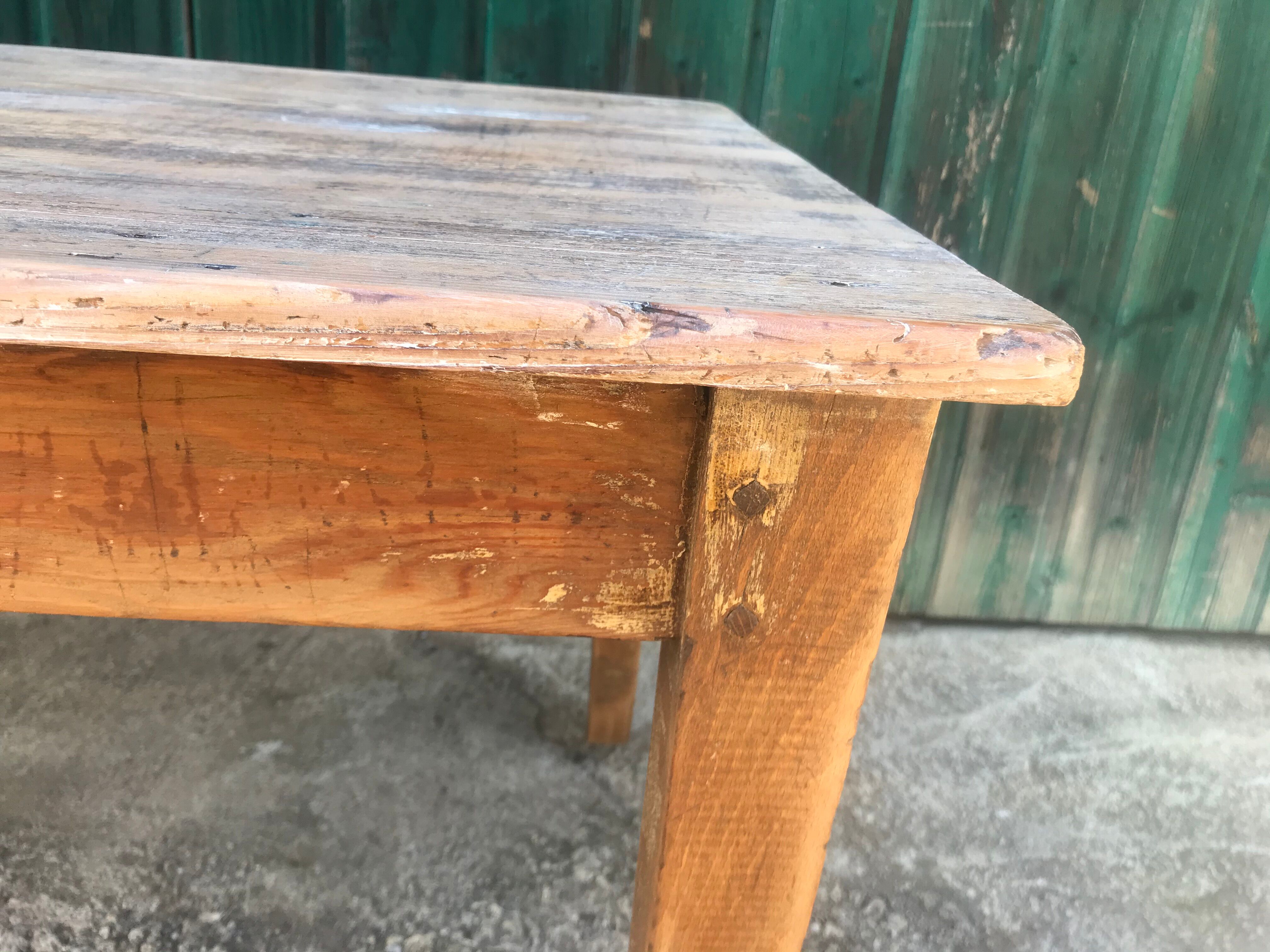 Country-style coffee table