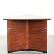 Table basse/table d'appoint en design Art Déco triangulaire