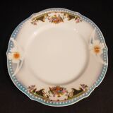 Porcelain presentation dish and its plate