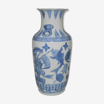 Vase ou potiche asiatique motif carpes koï  début XXème