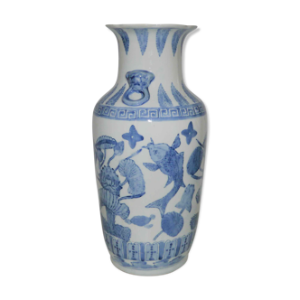 Vase or asian potiche pattern koi carps early xxth