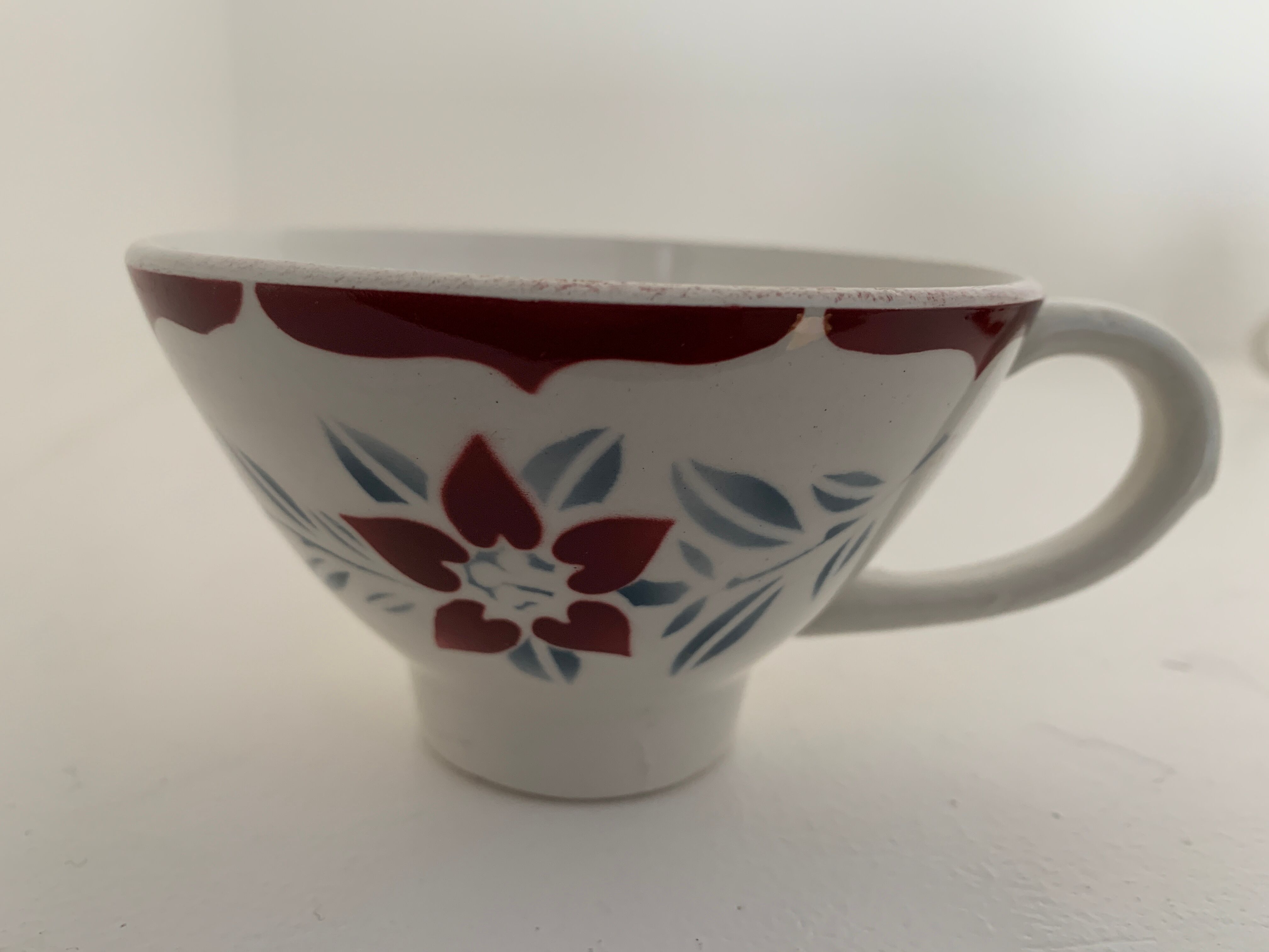 4 coffee cups old Moulin des Loups, France