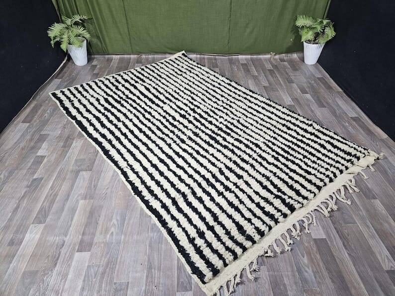Handwoven traditional black and white Berber rug, size 250/150 cm.