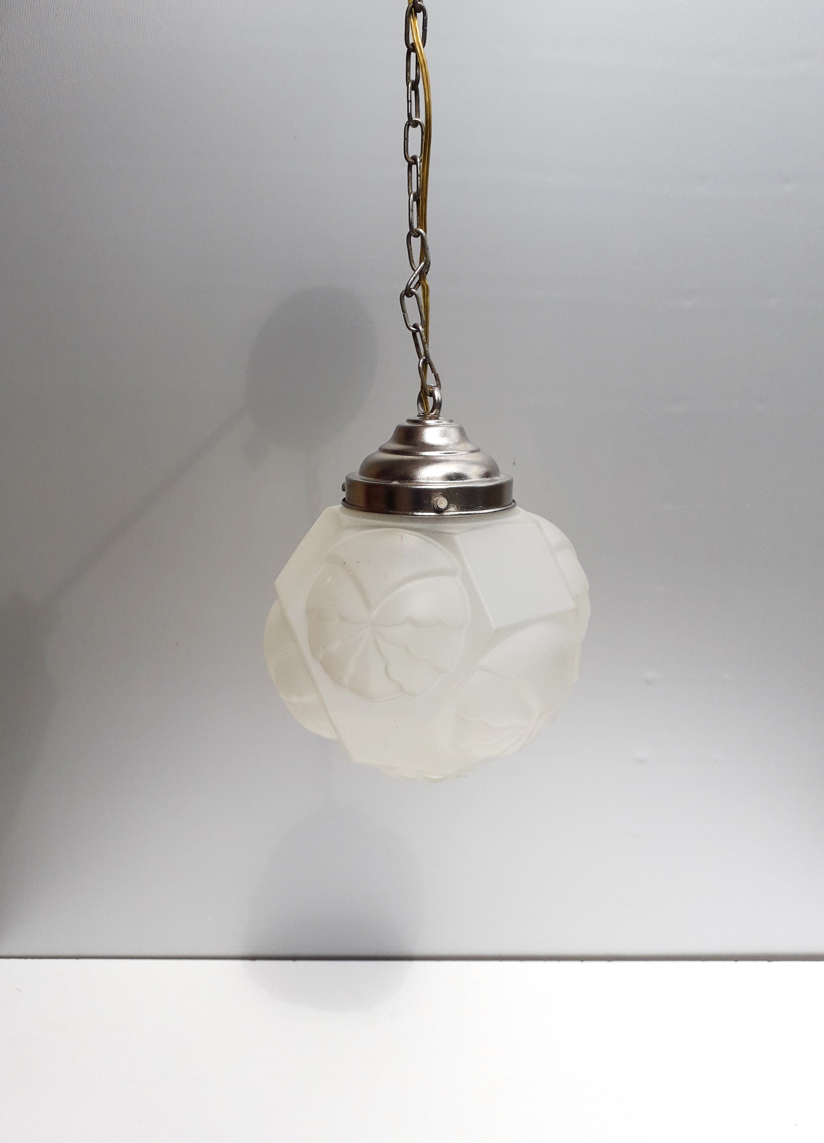 Suspension art déco globe verre moulé pressé 1930