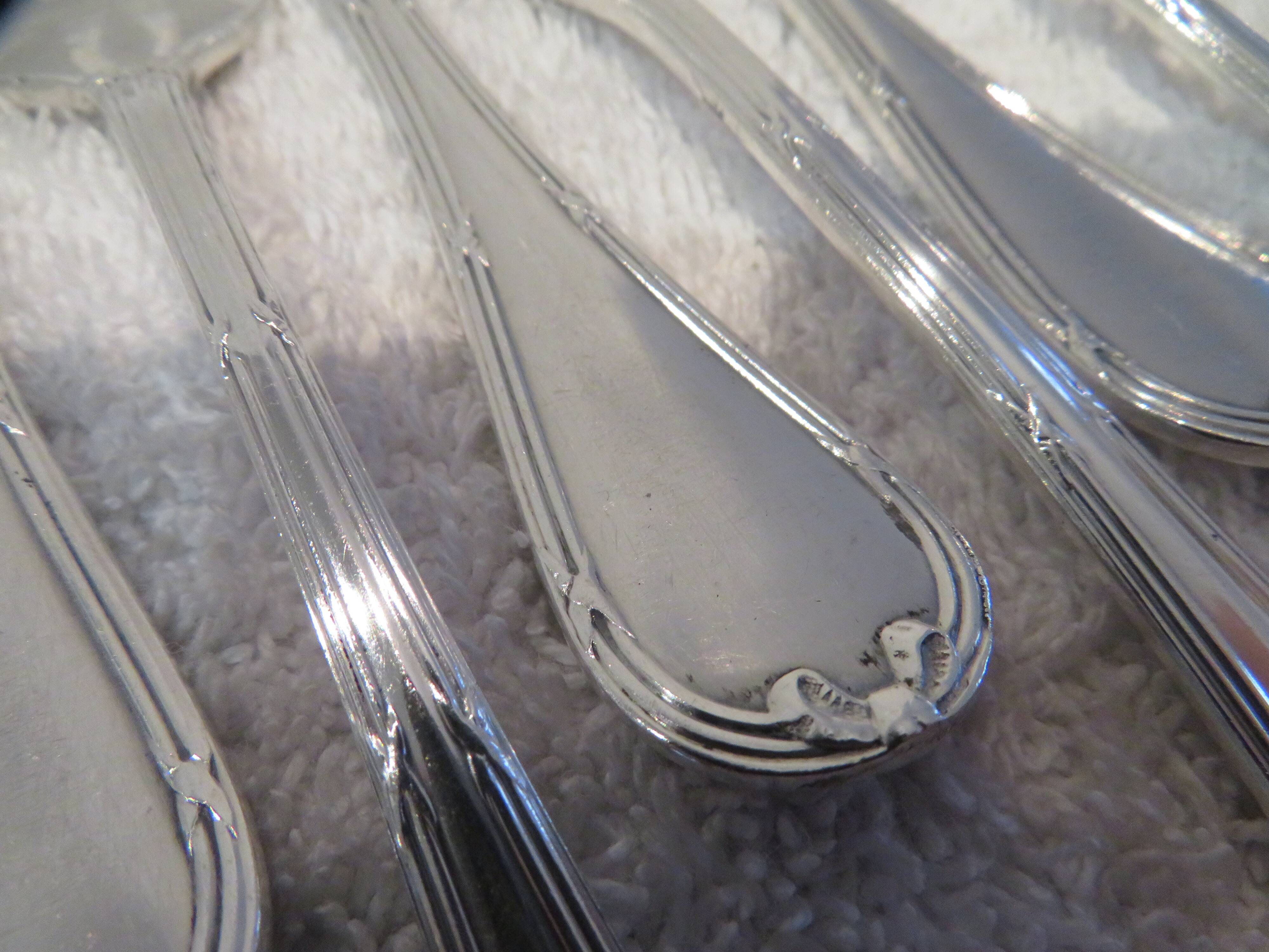 12 silver-plated oyster forks by Christofle Rubans Louis XVI