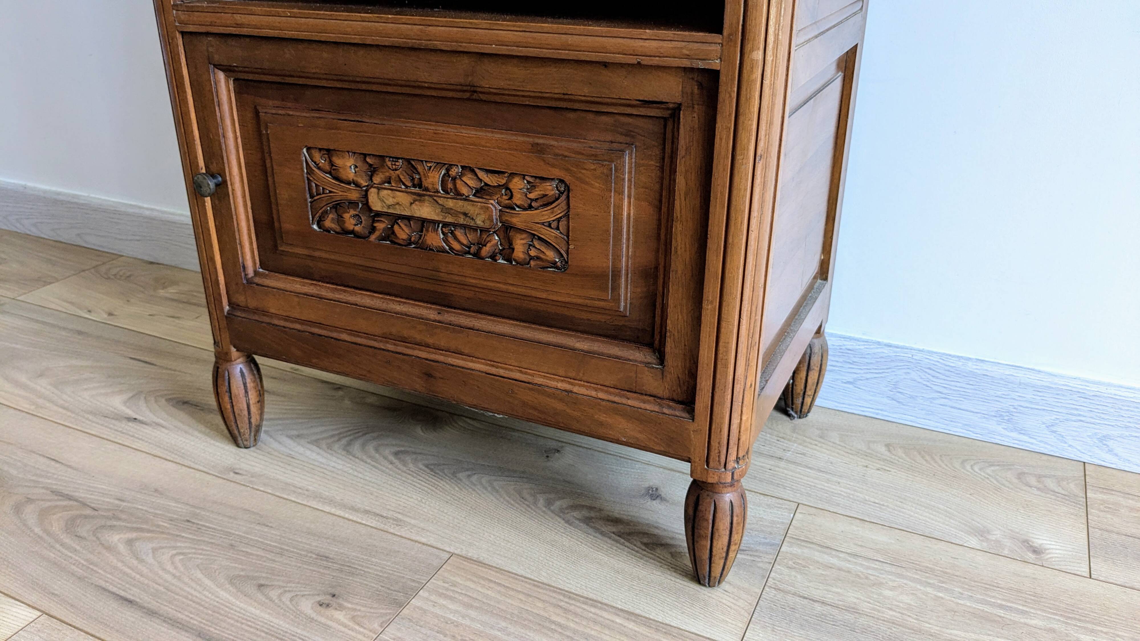 Petit meuble art déco en bois massif