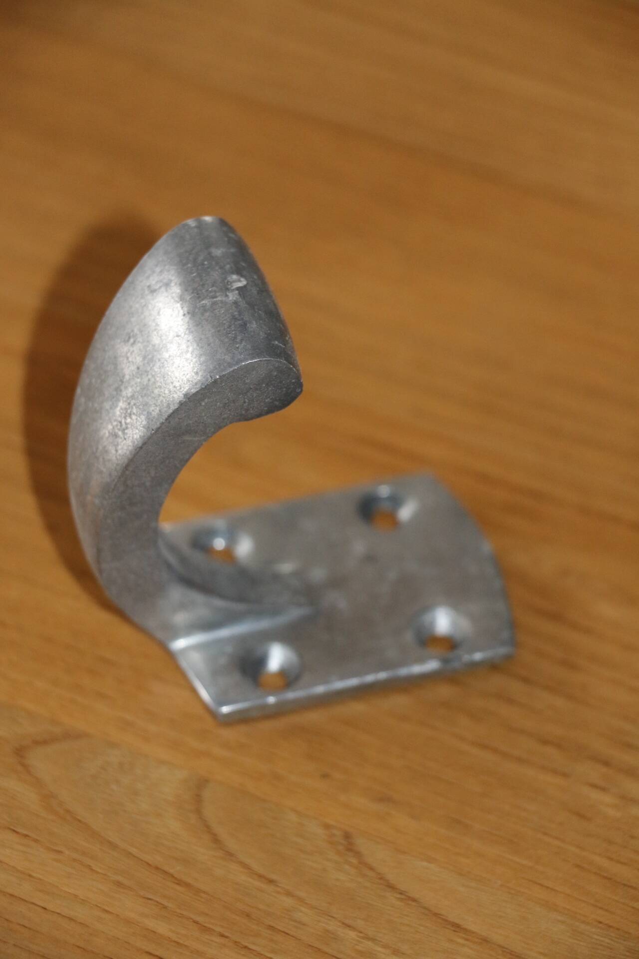 Patère alu simple crochet