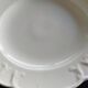 Plat porcelaine blanche vers 1900 33 cm de diamètre