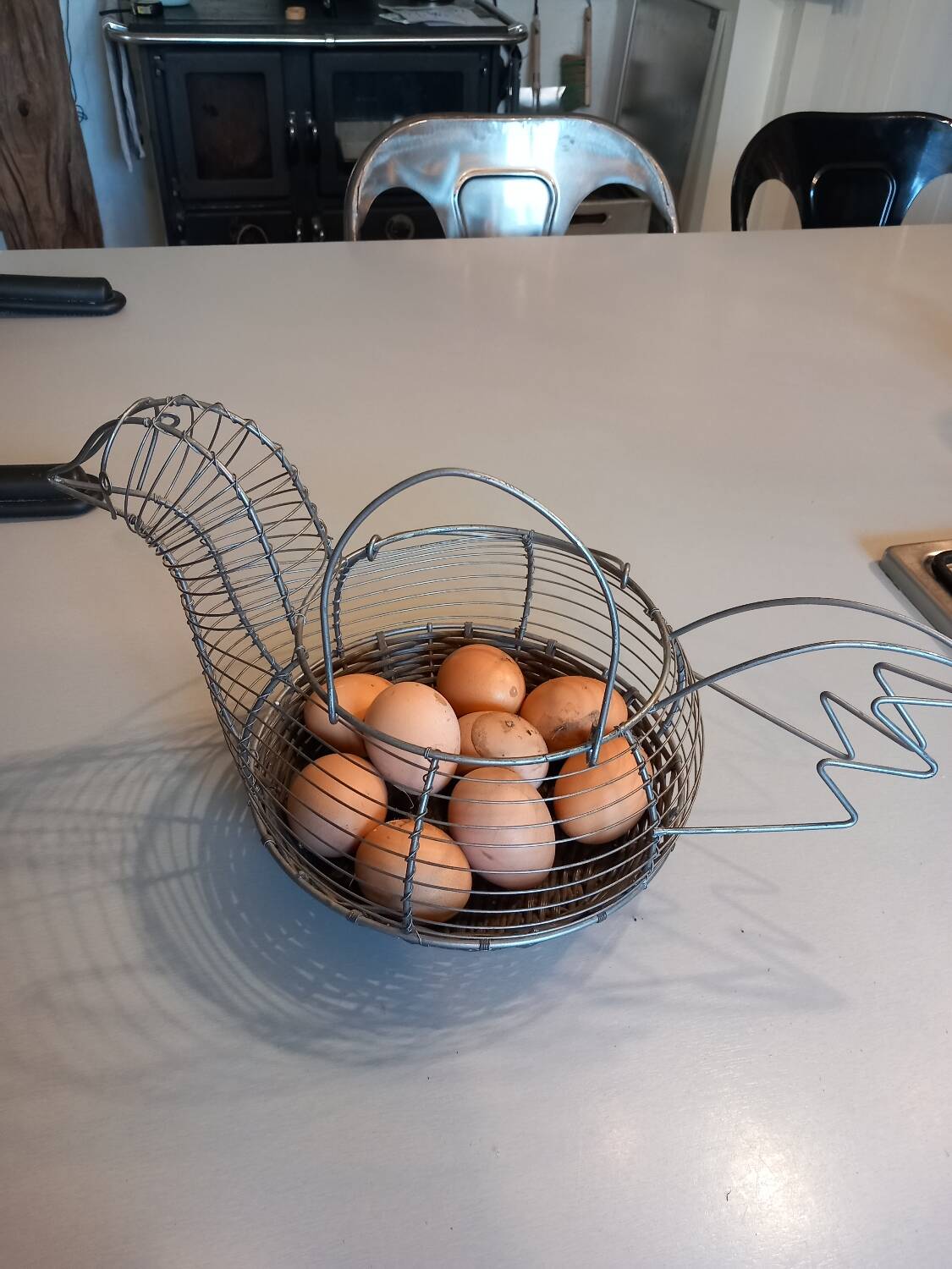 Chicken shaped egg basket