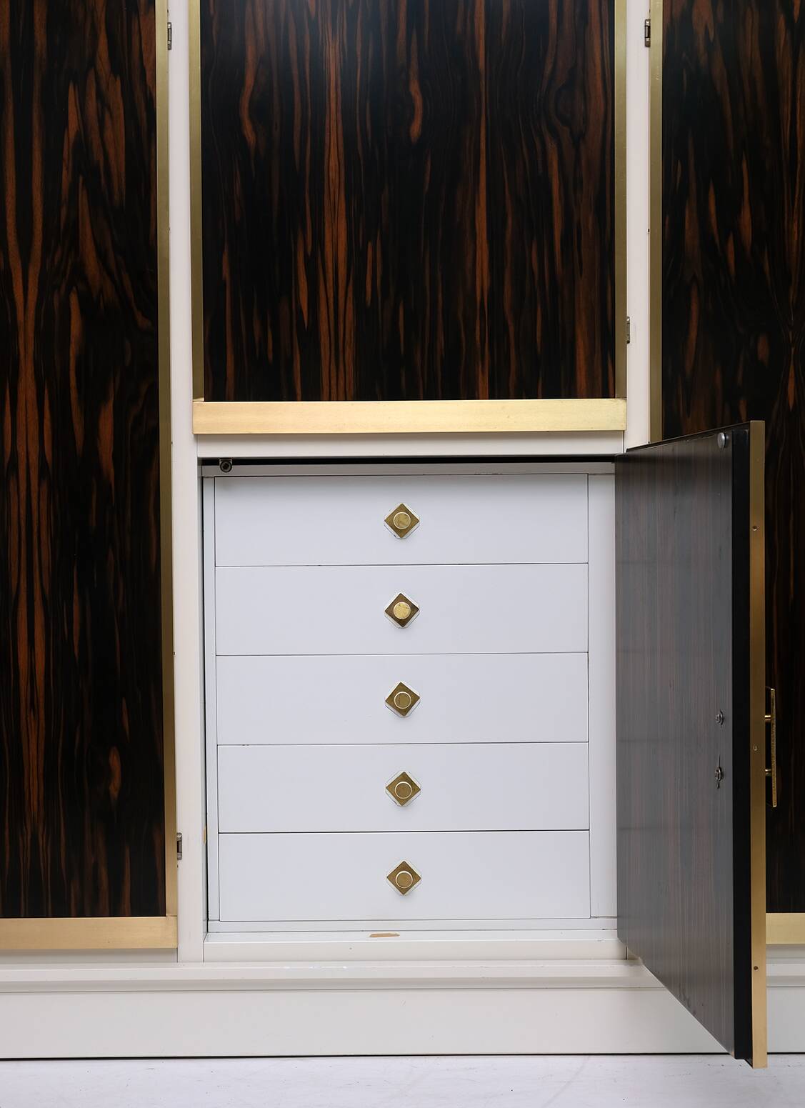 Luciano Frigerio Mid-Century Modern Italian Brass and Walnut Wardrobe, 1970