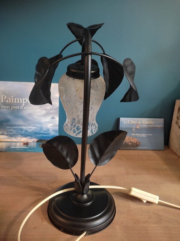 Bedside lamp black metal leaves tulip frosted glass