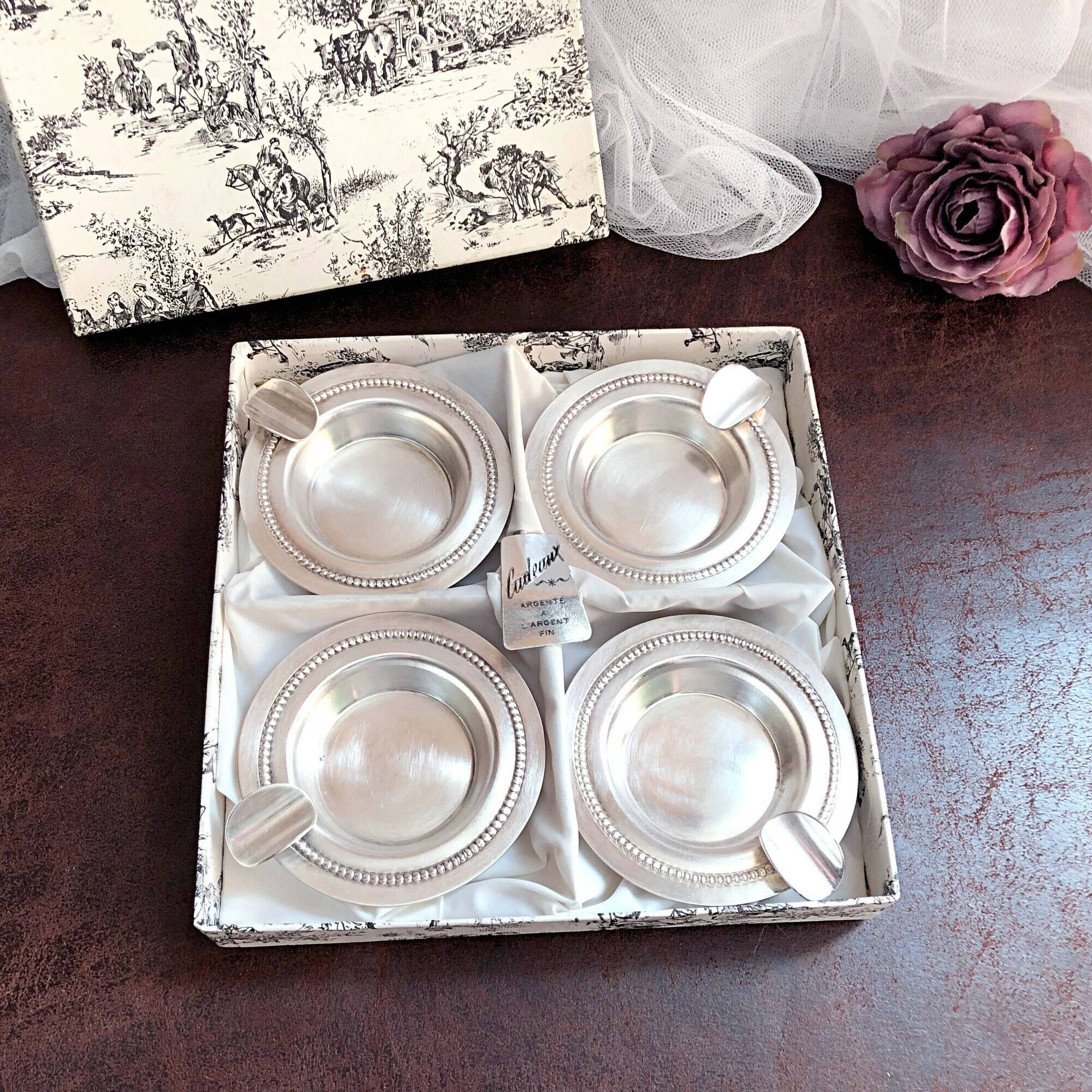 Box of 4 individual silver ashtrays in fine silver France