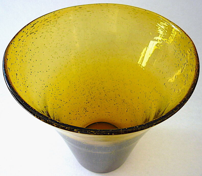 Vase à fond plat en verre bullé par la verrerie de Biot