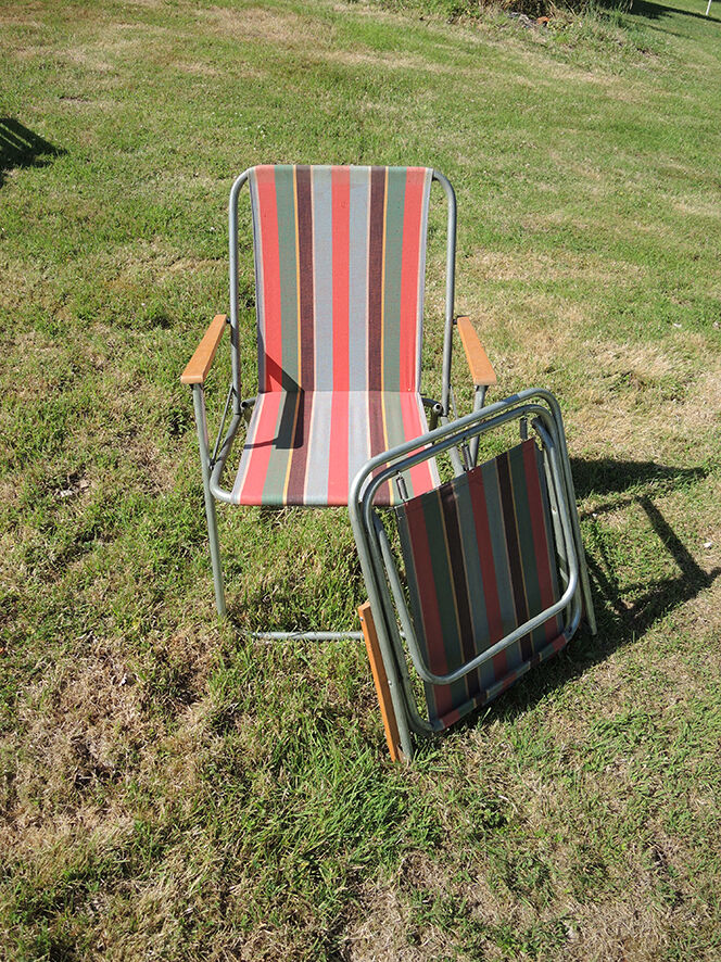 2 old camping chairs pattern bayadère