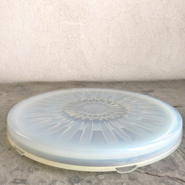 Art Deco flat underside in opalescent glass