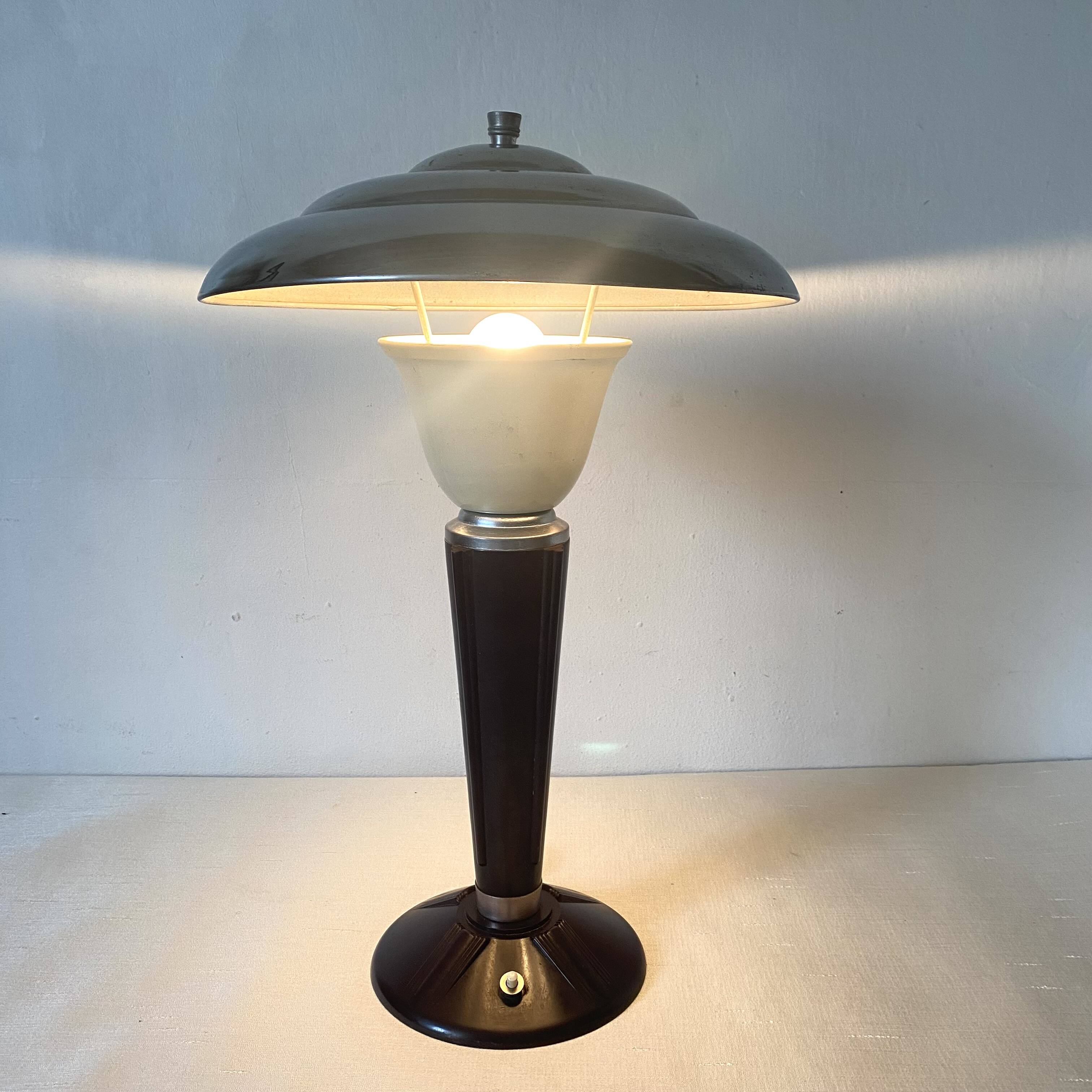 Lampe champignon art déco en bakélite et chrome