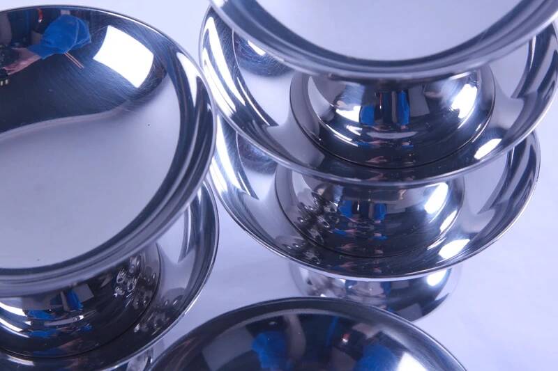 Set of 6 vintage stainless steel ice cream bowls
