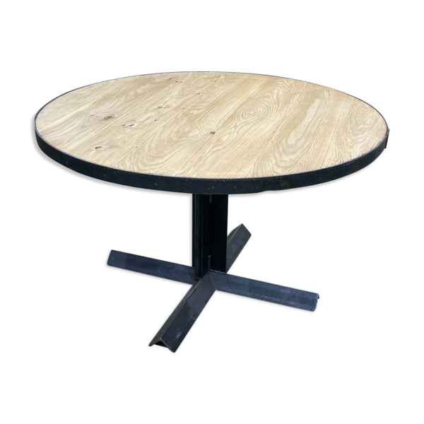 Table ronde industrielle, plateau en chêne et piétement métal