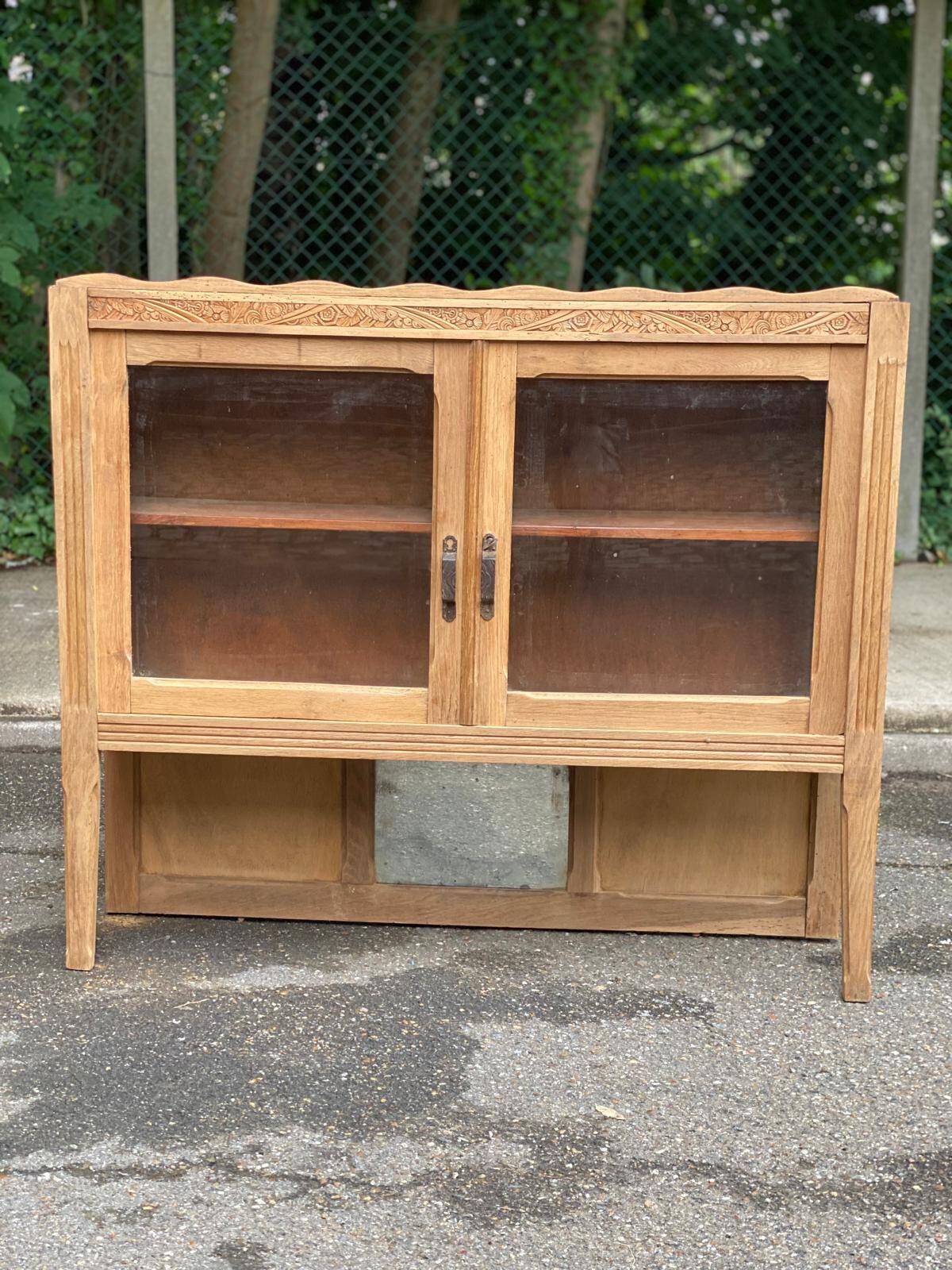 Vitrine vaisselier vintage en bois massif art déco 1950