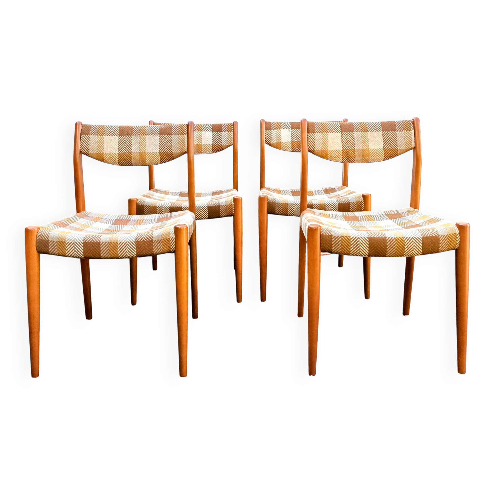 Chaises scandinaves tissu