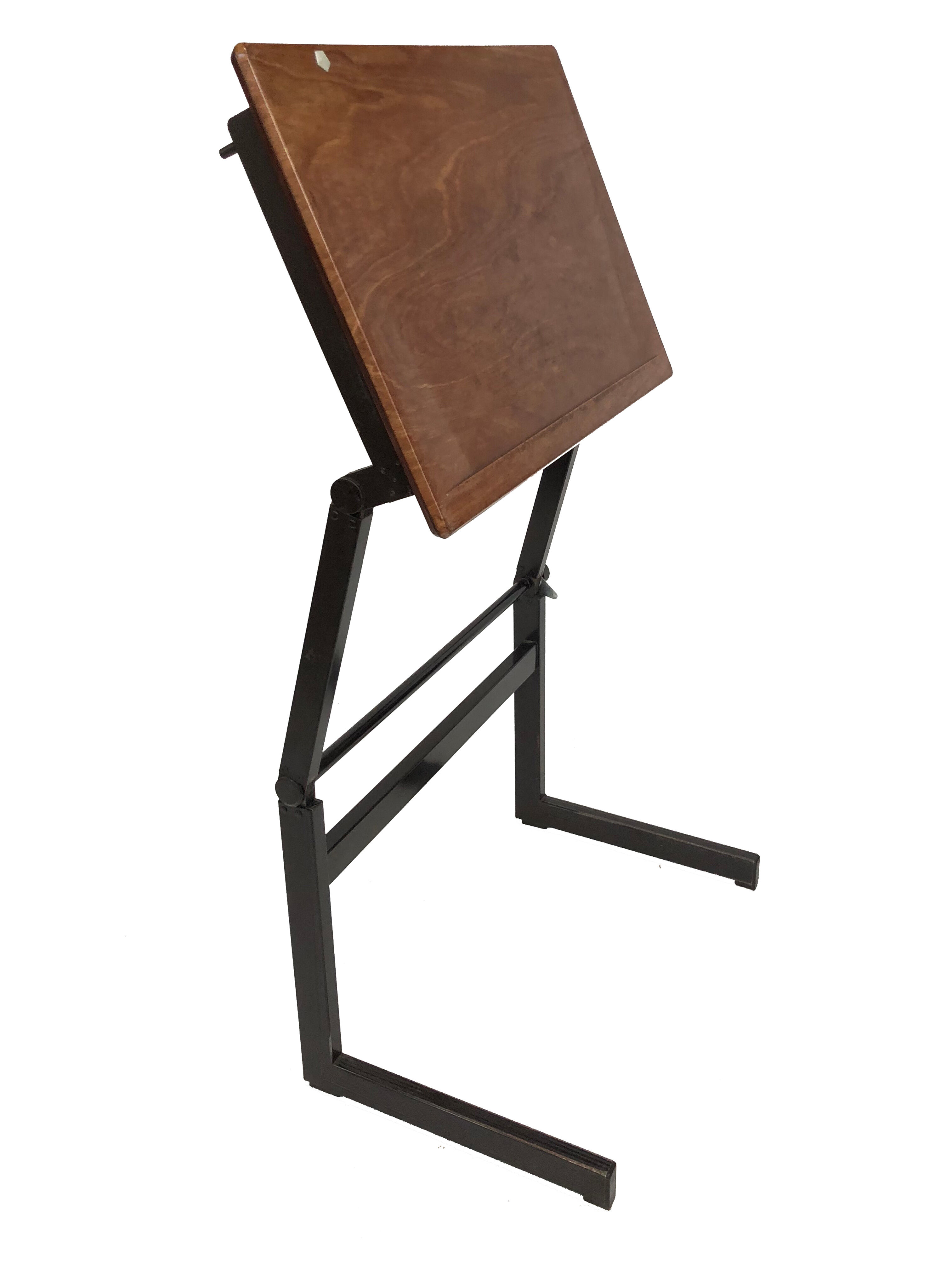 Bureau industriel des années 70 Pays-Bas Marko Galvanitas avec sa chaise