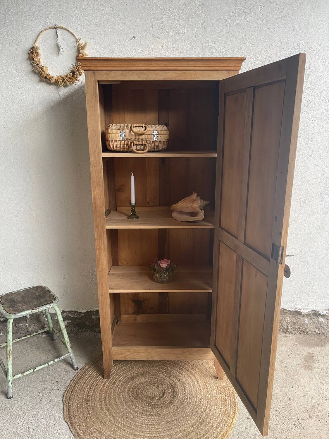 Wardrobe / bonnetière