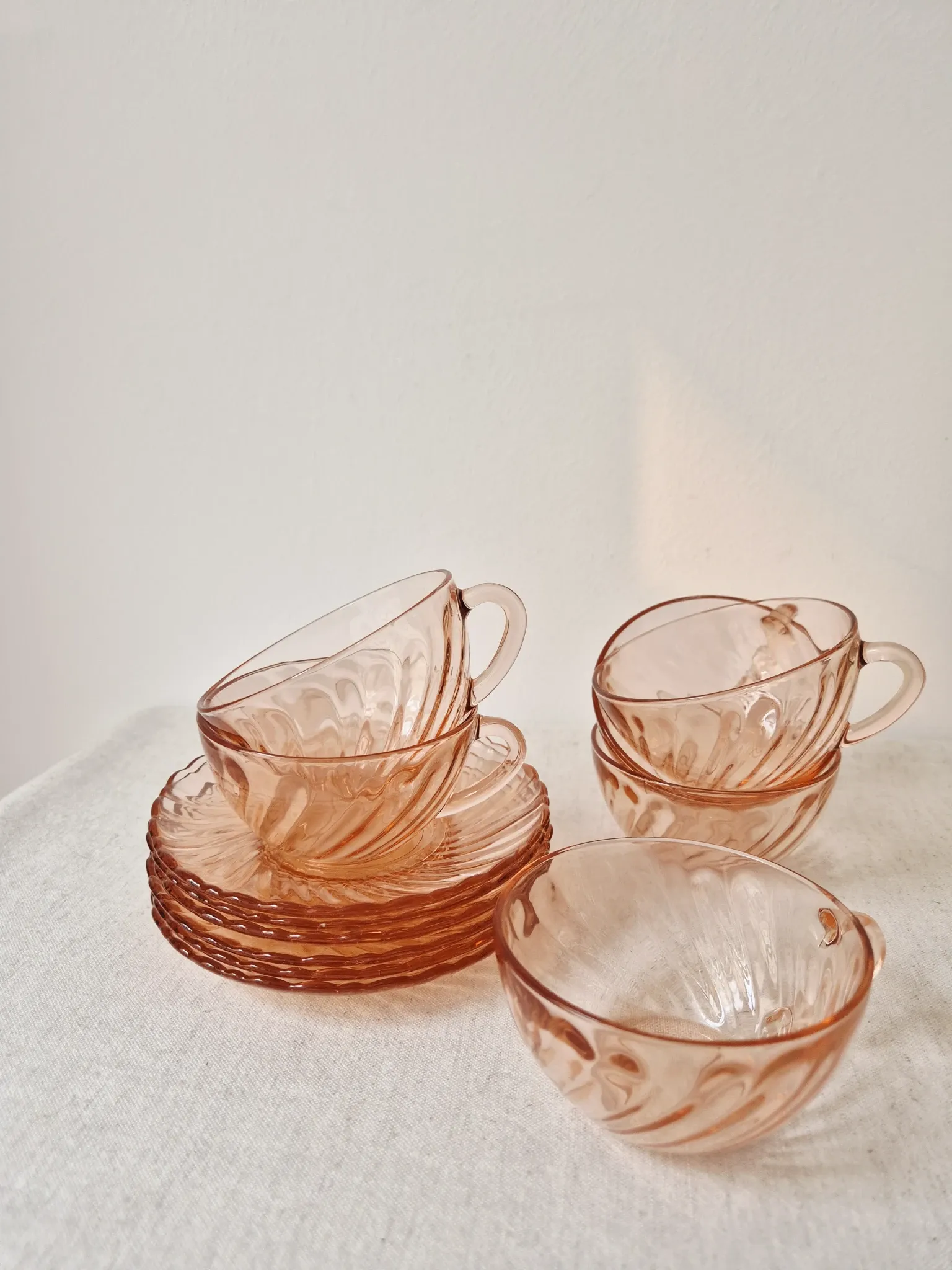 Set of 6 Coffee Cups & Saucers "Rosaline" '70s - Arcoroc France