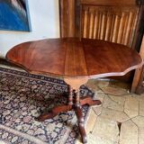 Foldable "violin" side table
