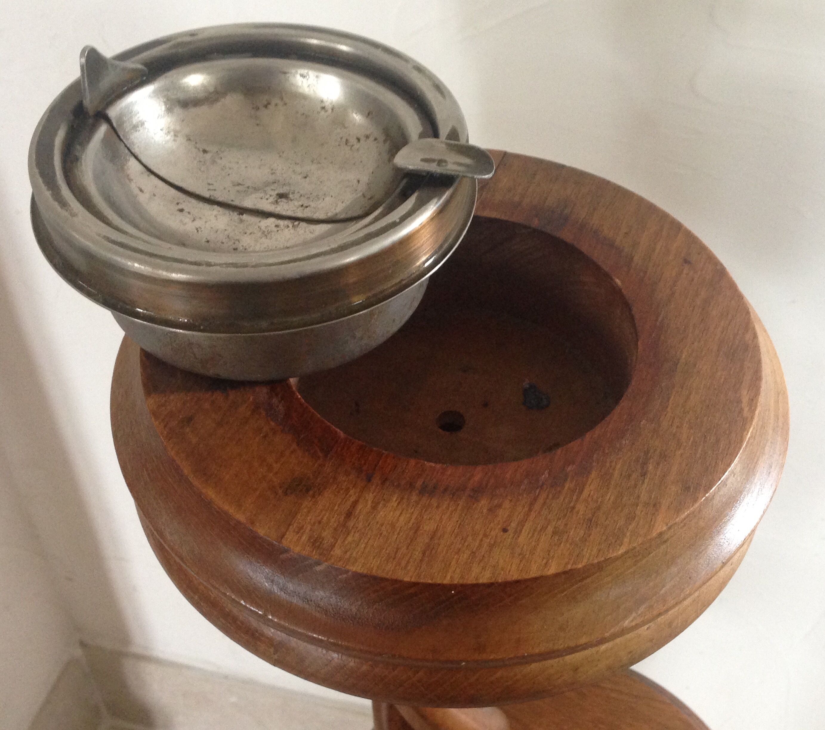 Ashtray on foot and tablet