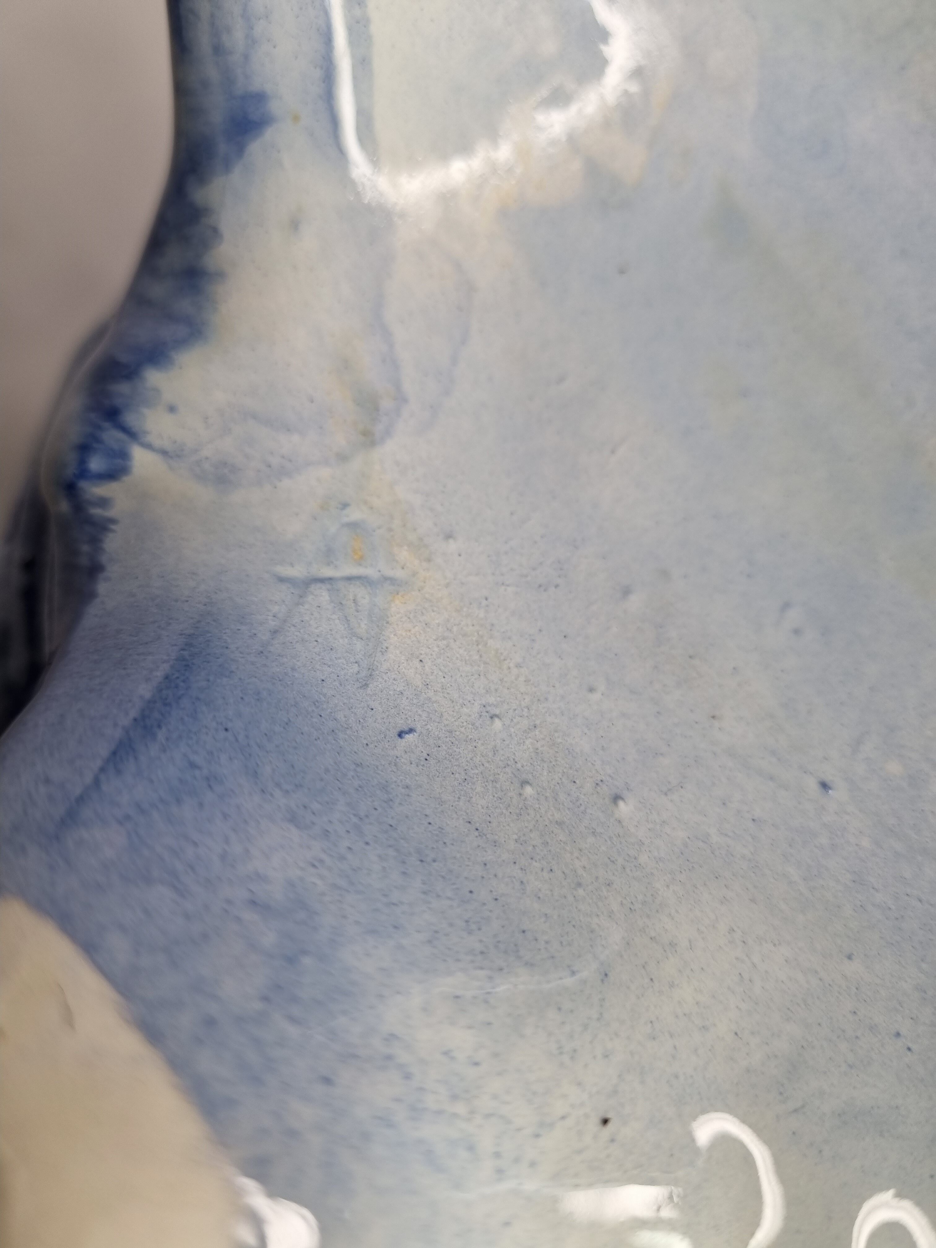 Large vase with antique decorations in relief, 30 cm