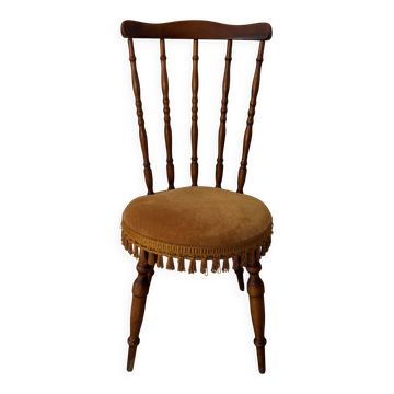 Chair in wood and yellow velvet