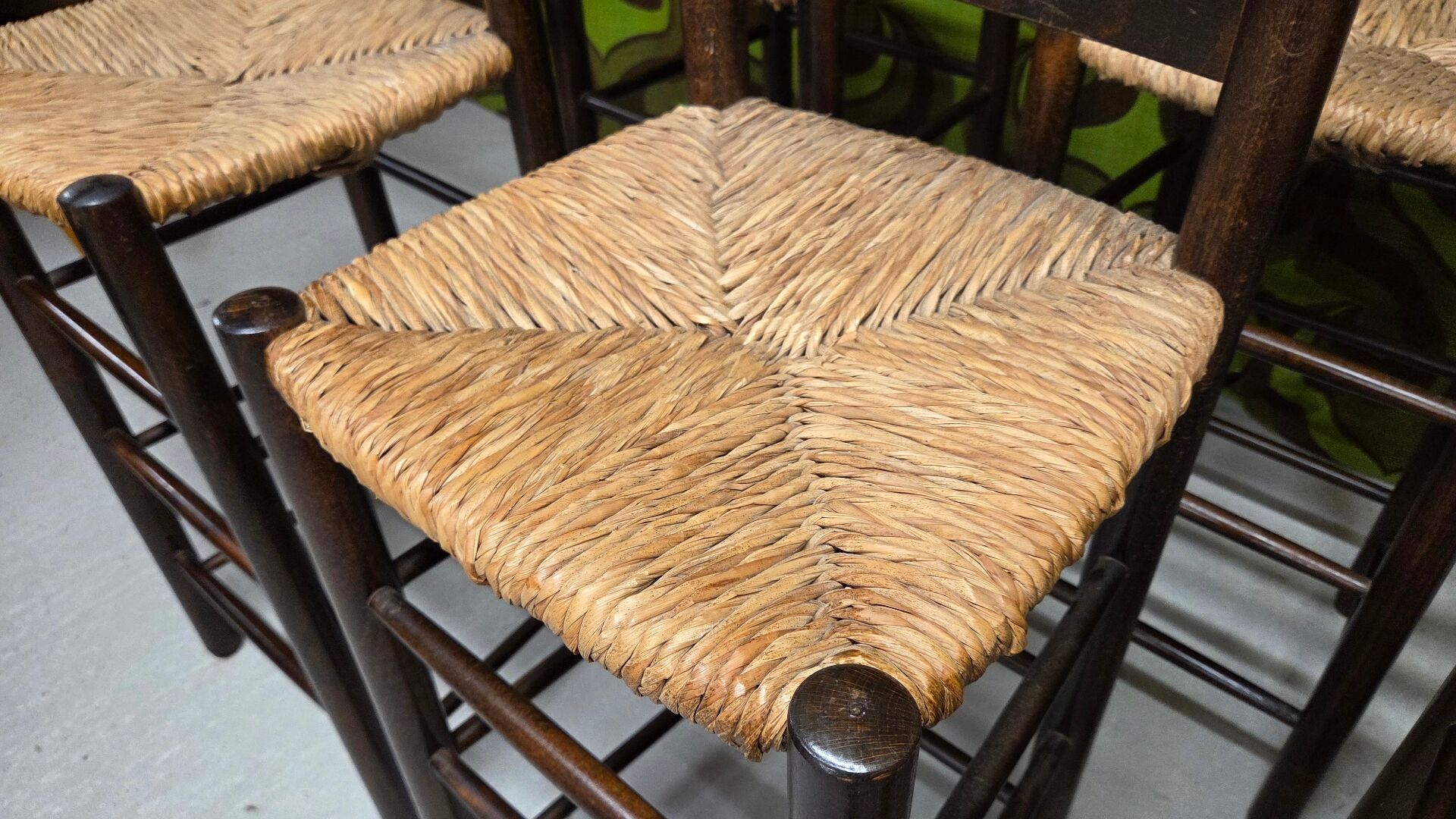 Lot of 6 stools with woven straw seats, chalet style 1970.