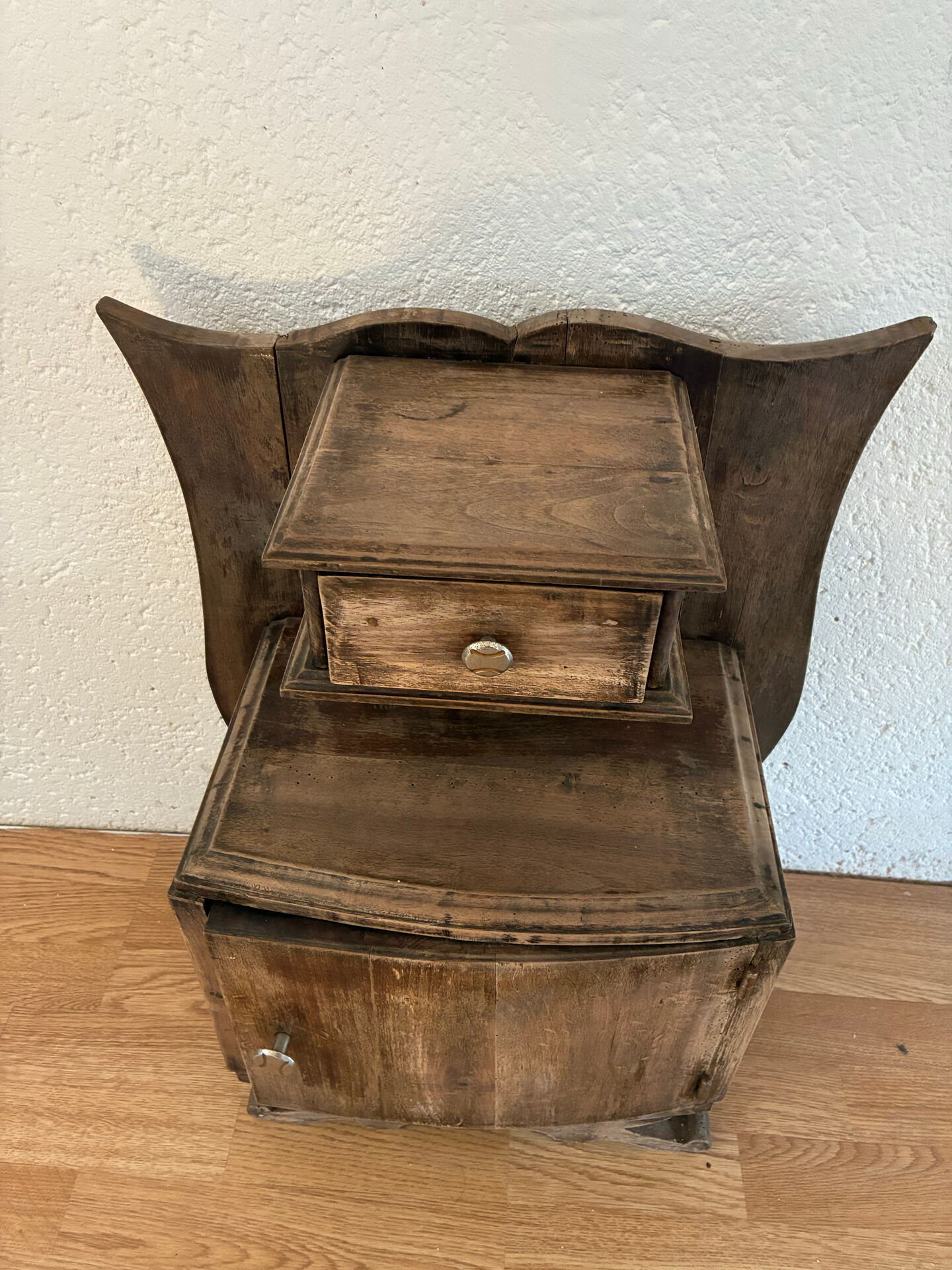 Petit meuble en bois- chevet/meuble d’appoint