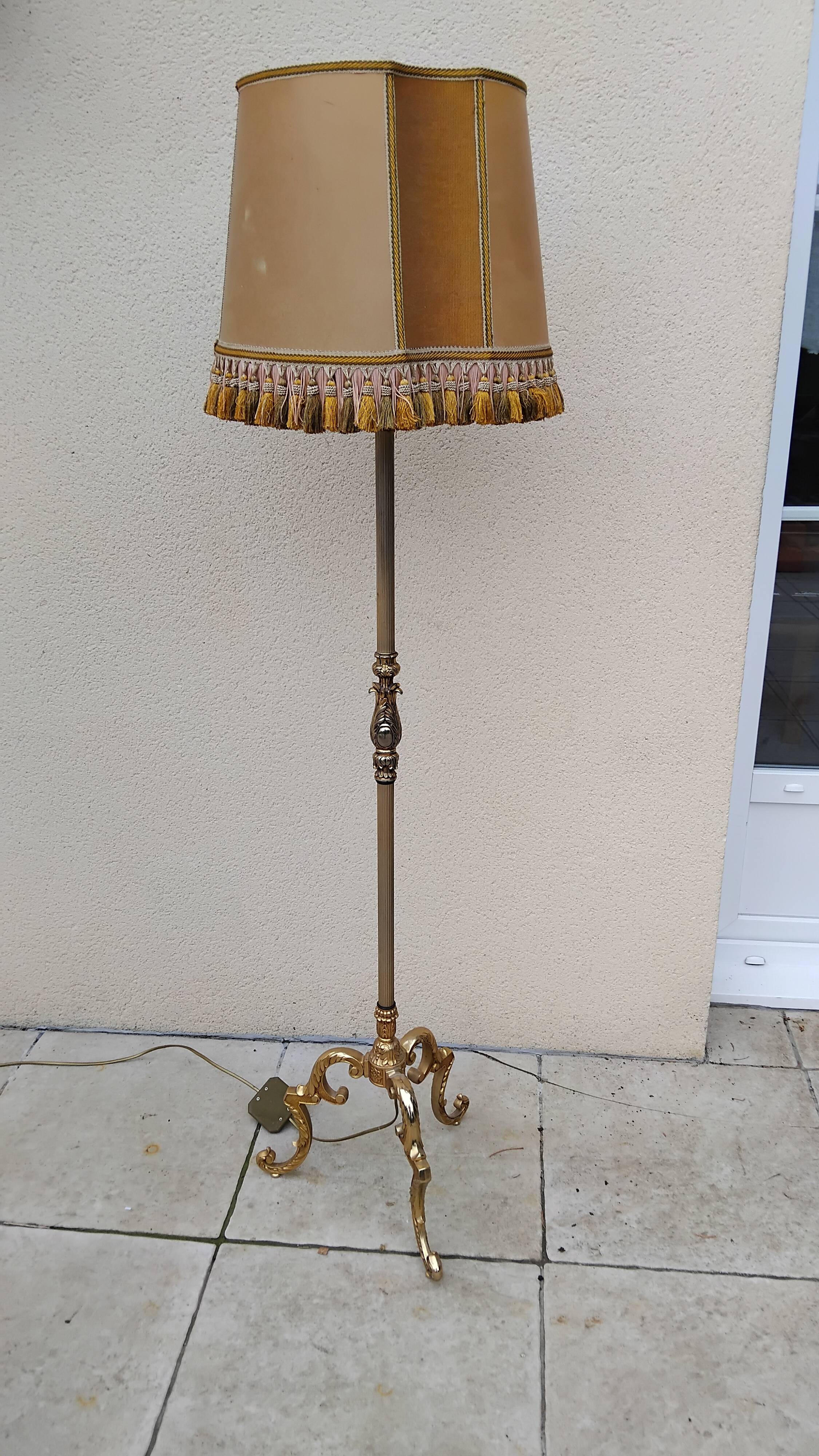 Vintage Louis XV style bronze floor lamp