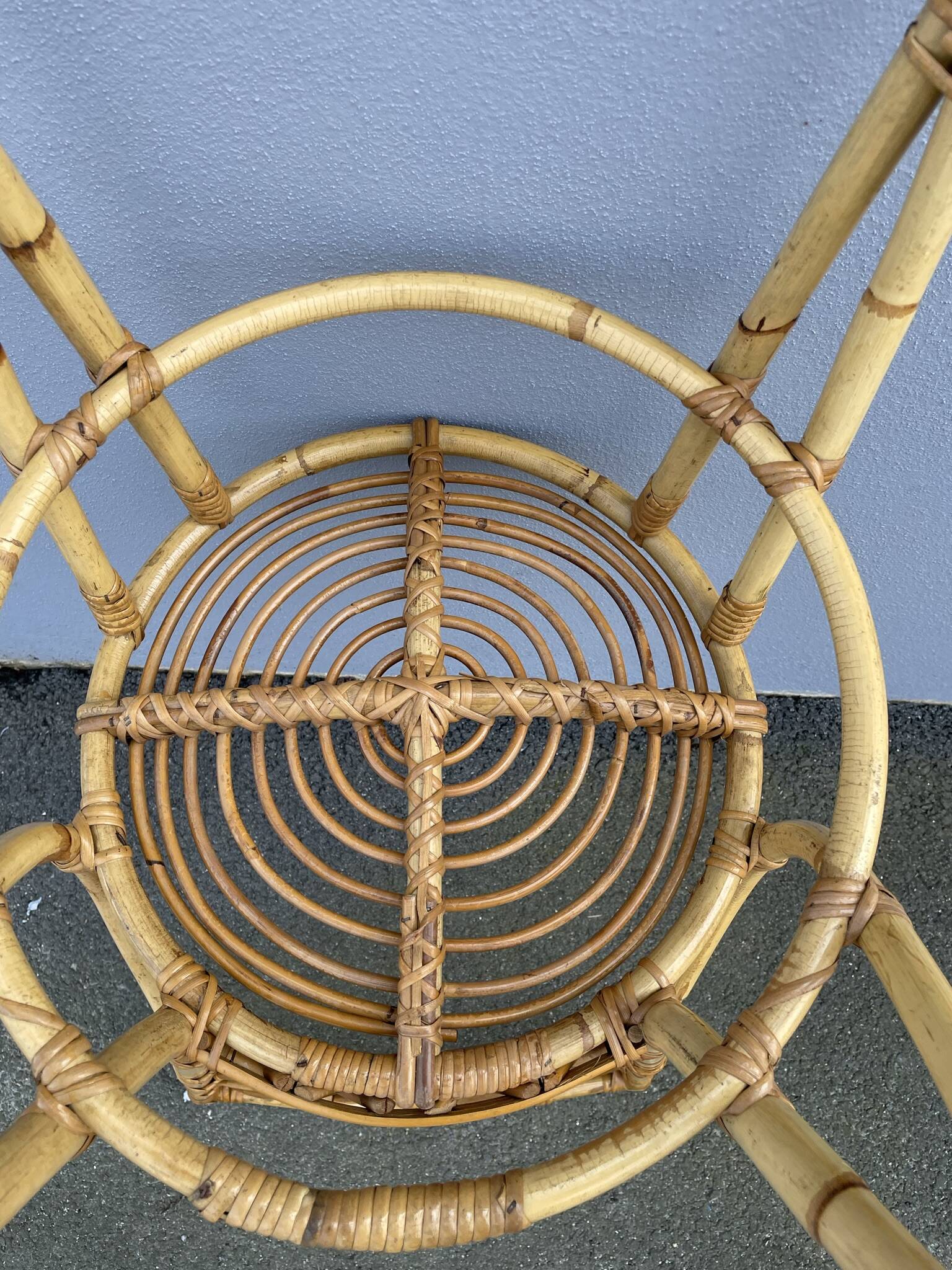 Chaises en rotin  à croisillons
