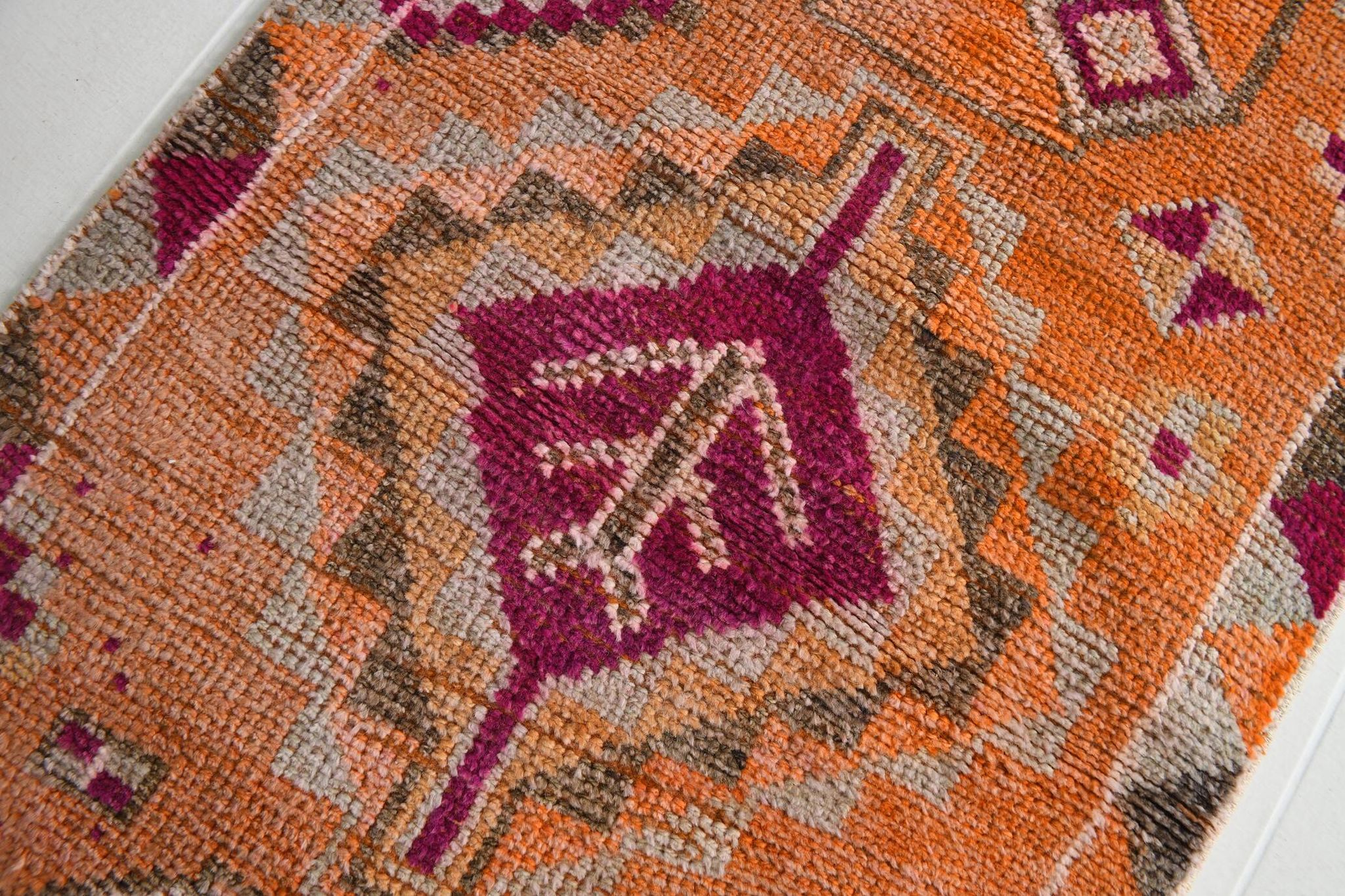 Tapis Kilim Vintage Orange et Rose, Motifs Géométriques, 77x326 Cm