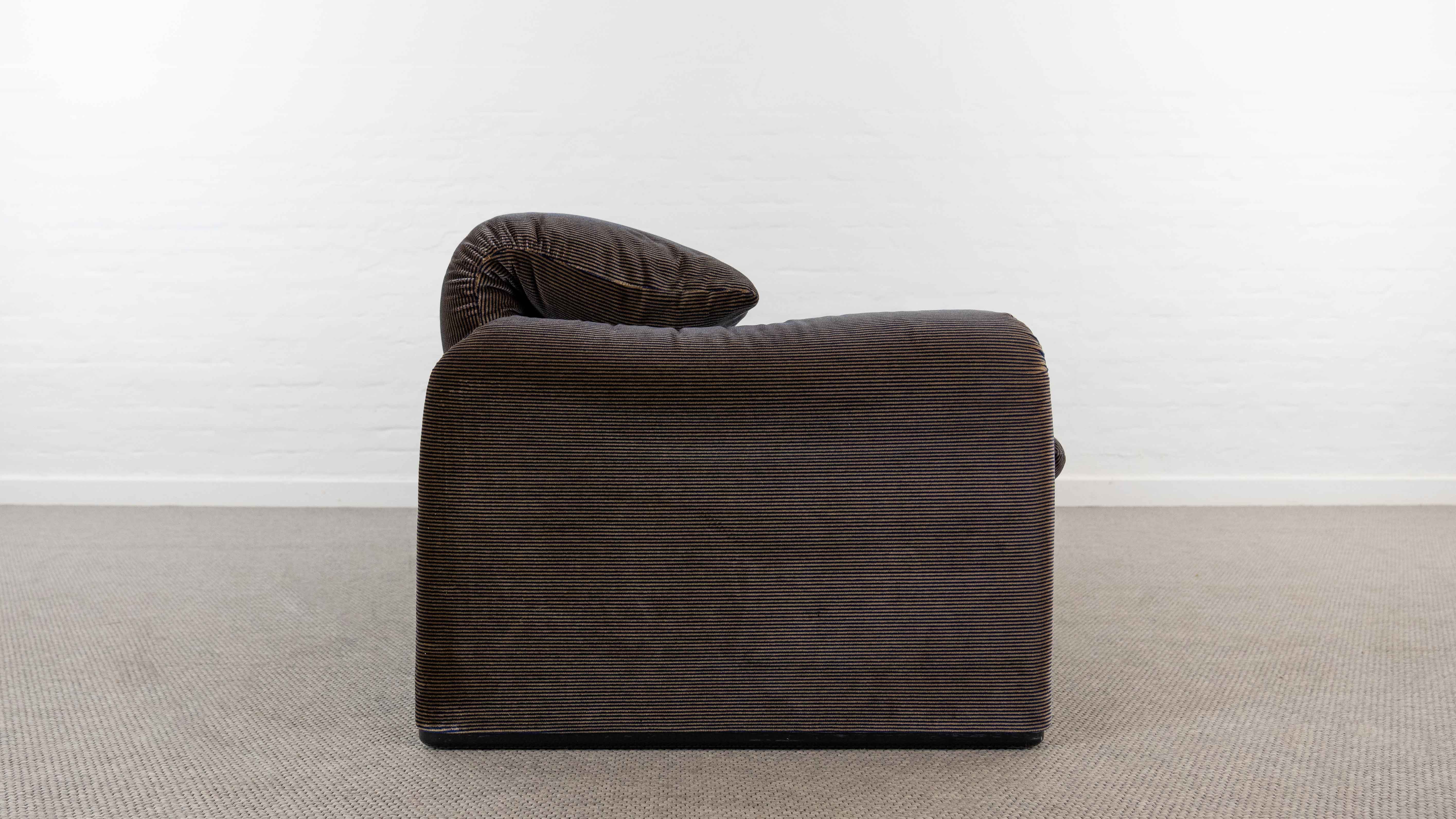 Maralunga 3-seater sofa by vico magistretti for cassina, italy