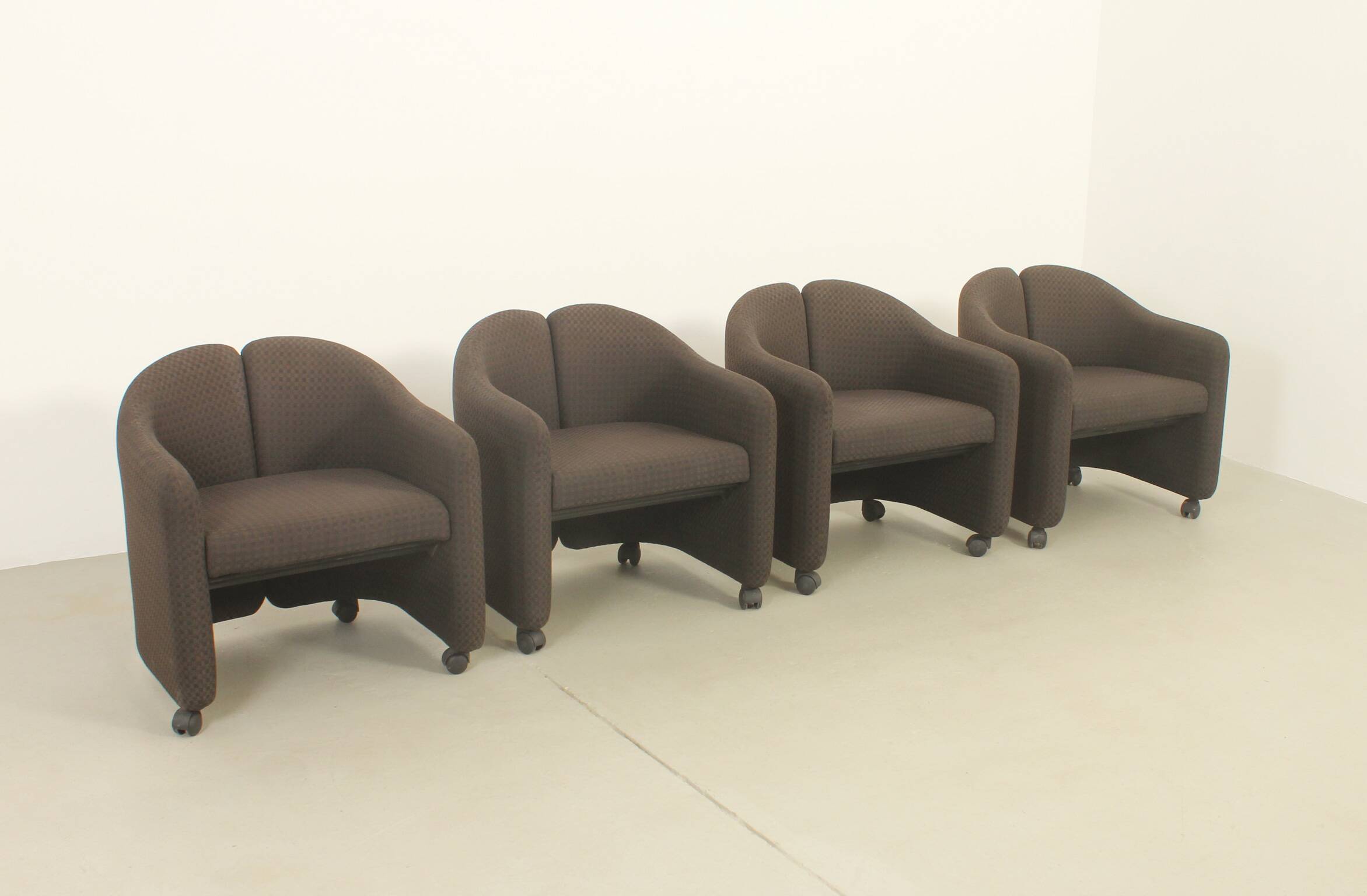 Set of four PS142 armchairs by Eugenio Gerli for Tecno, Italy, 1966.