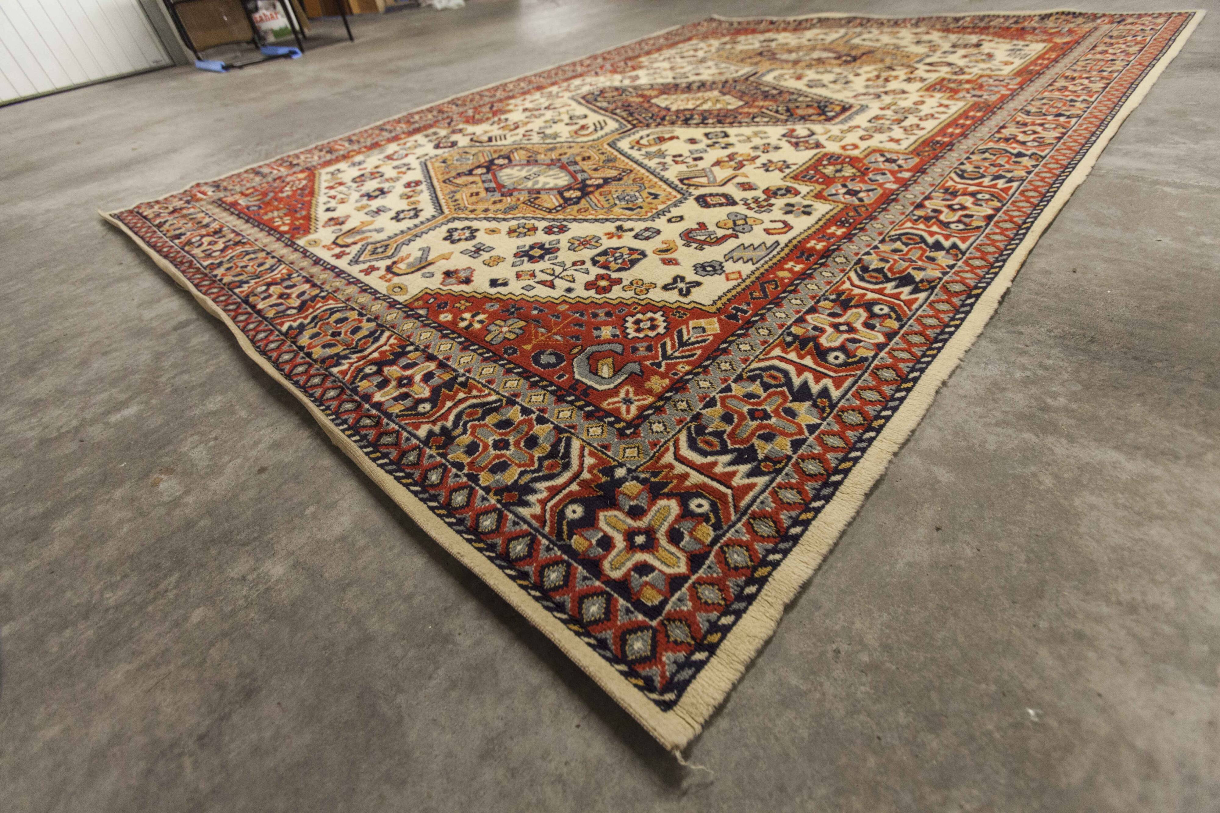 Apollo brand Persian rug, 100% virgin wool, Eulan Bayer Germany