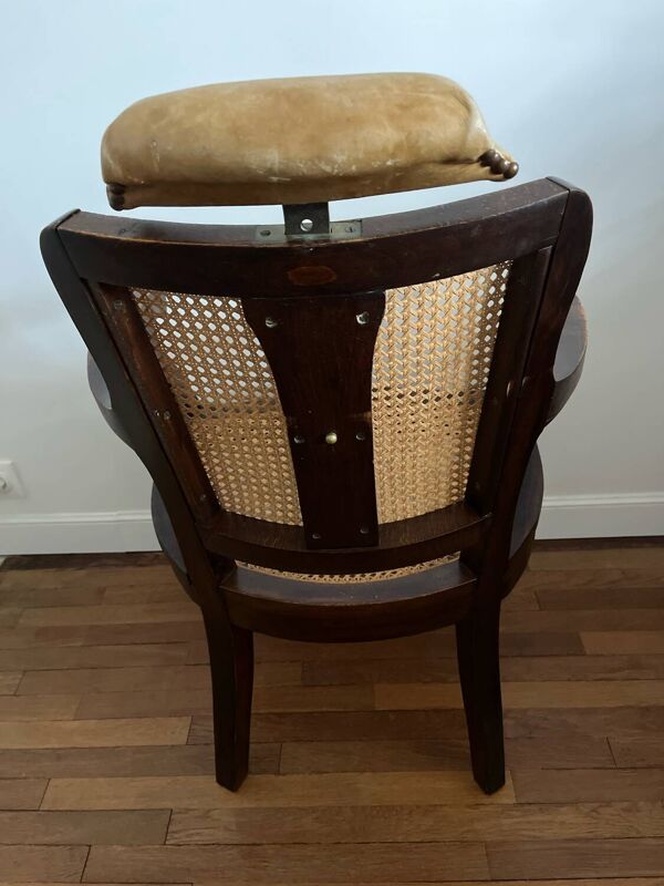 Ancien fauteuil de barbier / coiffeur en cannage
