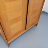 Armoire dressing vintage Guillerme et Chambron en chêne massif années 60