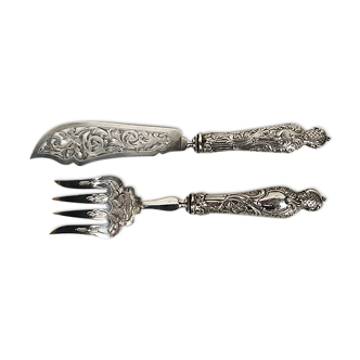 Silver-valued fish service cutlery
