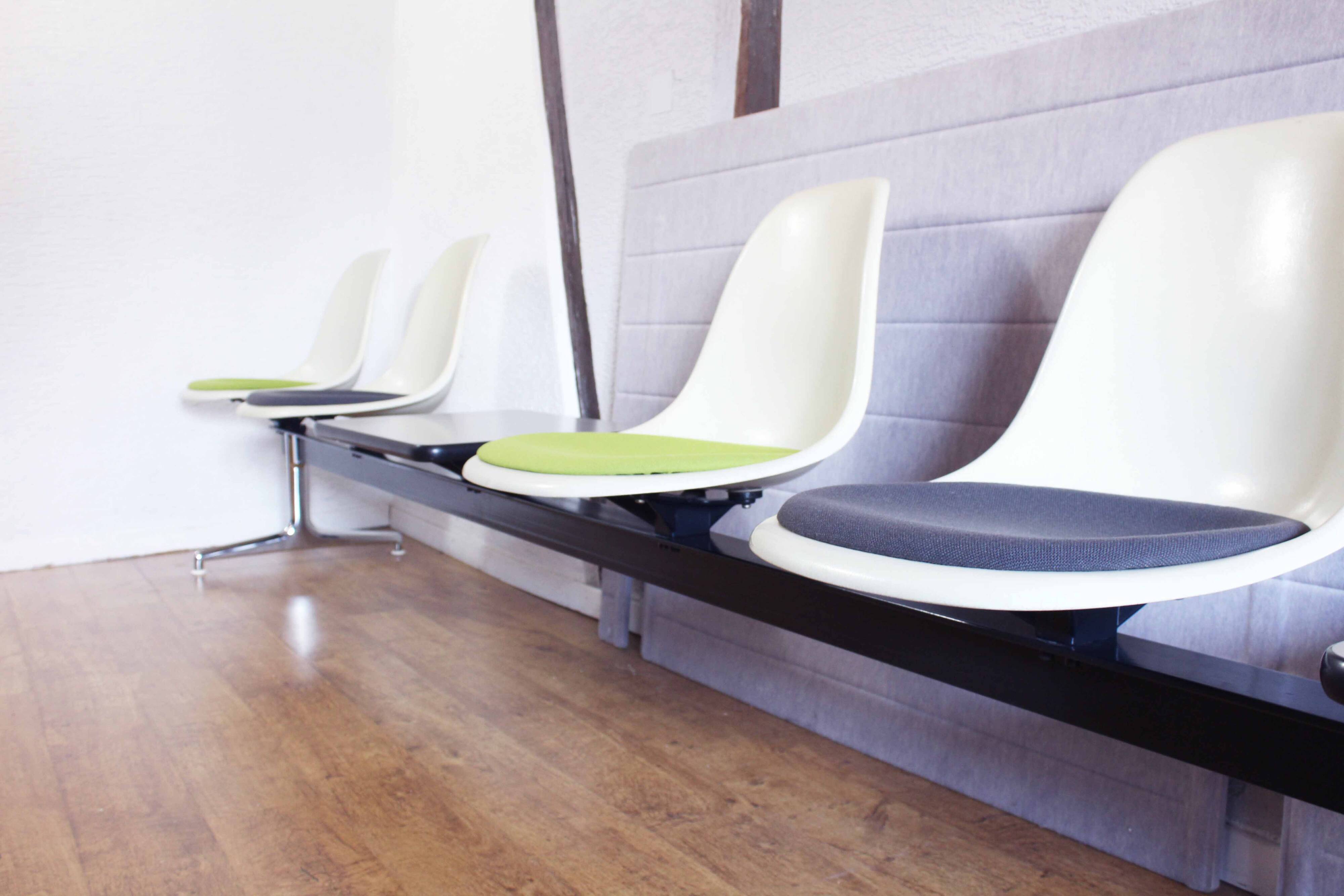 Eames Bench 4 places Vitra Edition 1970 Fibreglass