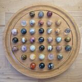 Jeu de solitaire en bois et pierres semi-précieuses