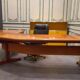 Grand bureau de la marque ORDO en palissandre vintage