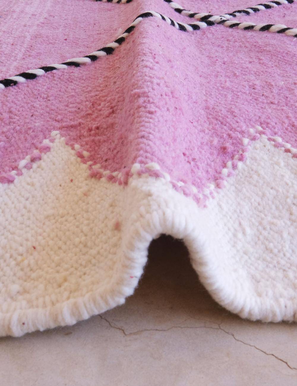 Pink Kilim Rug - 256 x 186 cm