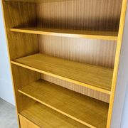 Etagère bibliothèque moderniste des années 50, chêne clair, vintage