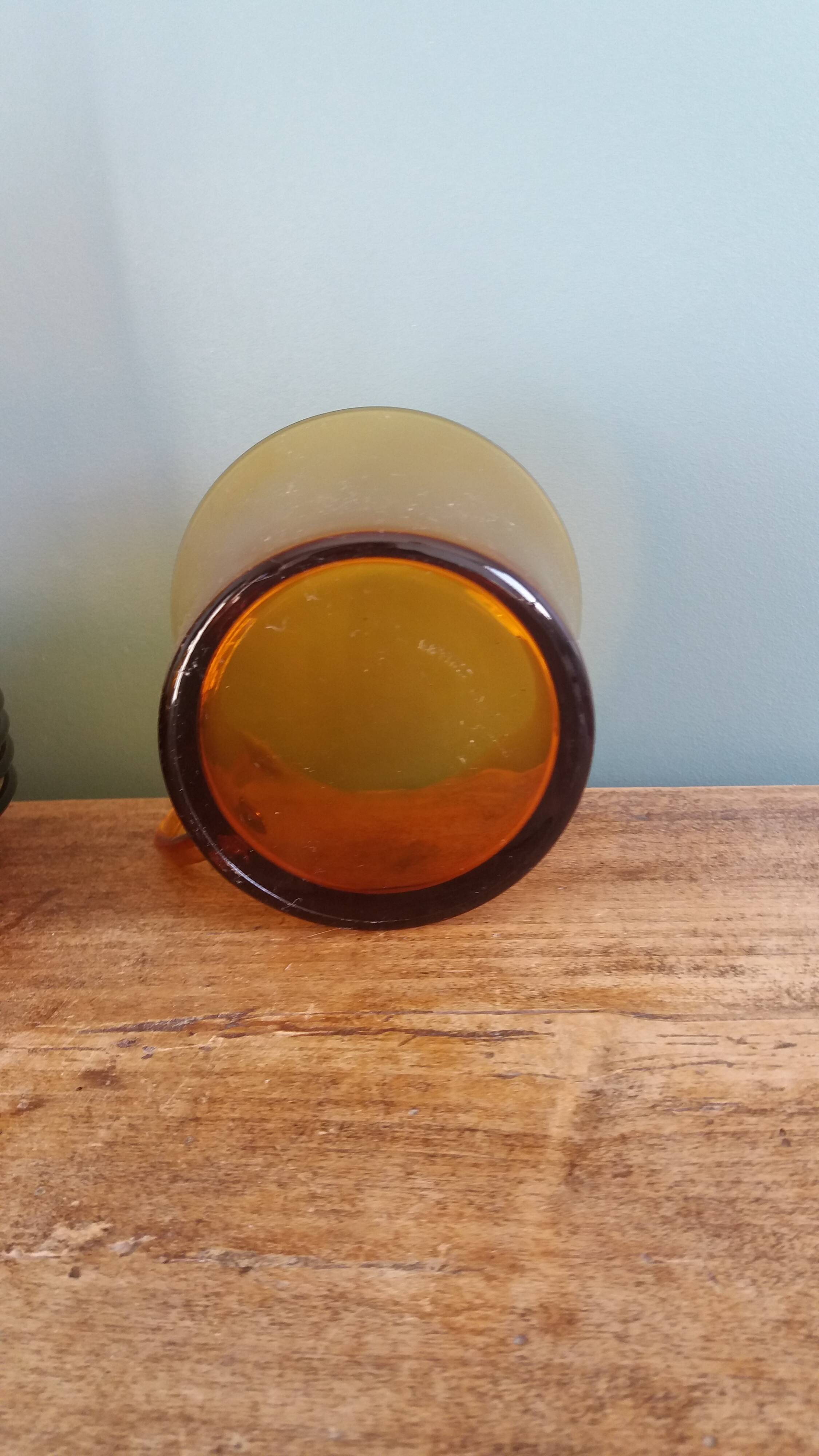 Duralex tea set, 6 large amber glass cups and saucers