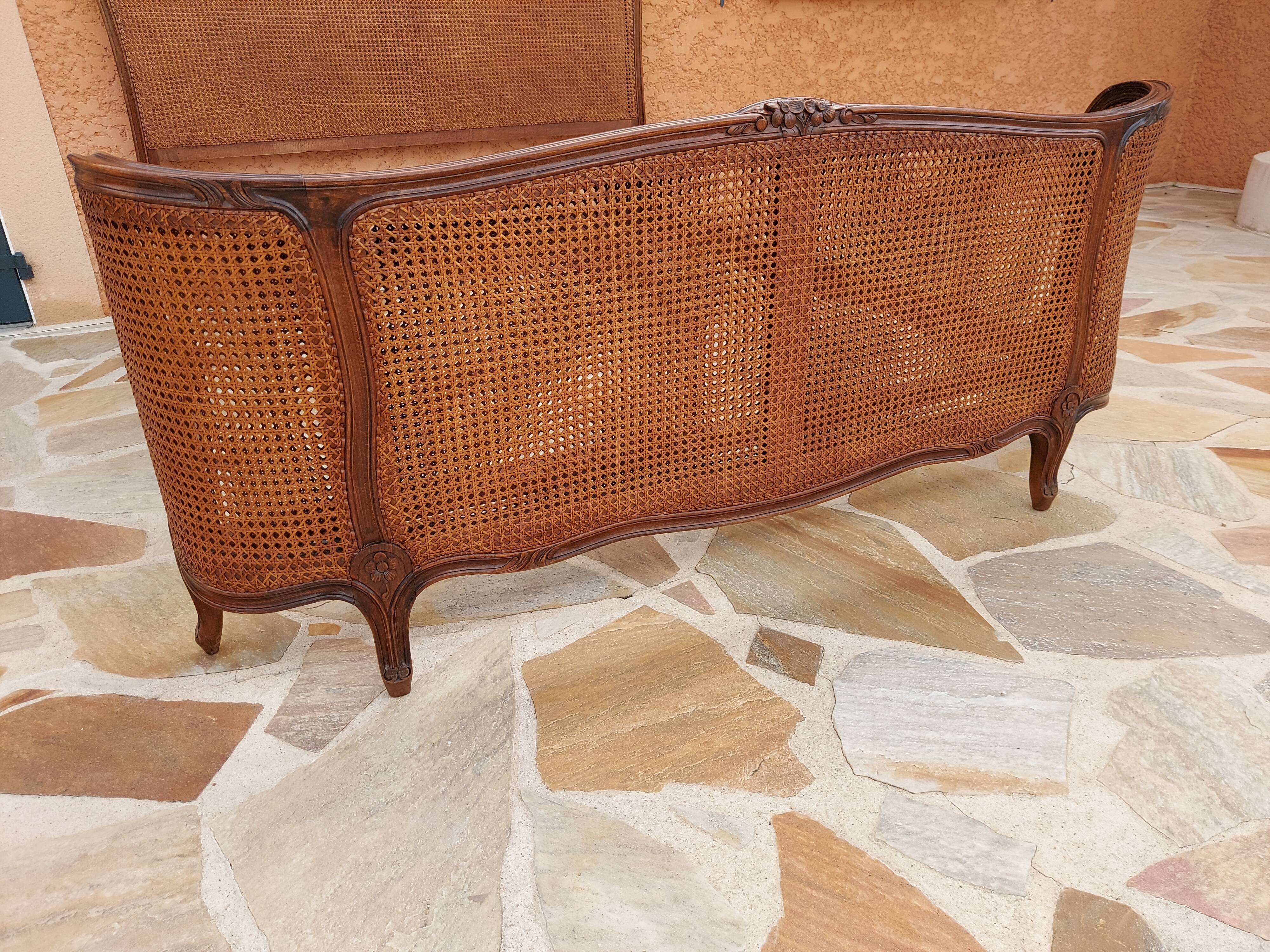 Lit corbeille cannage style Louis XV début XXeme